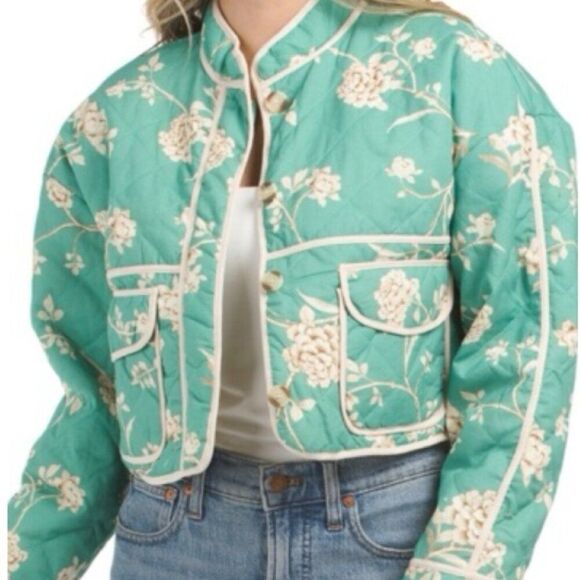 7 For All Mankind Jackets & Blazers - Like New! 7 For All Mankind Floral Quilted Jacket in Size M